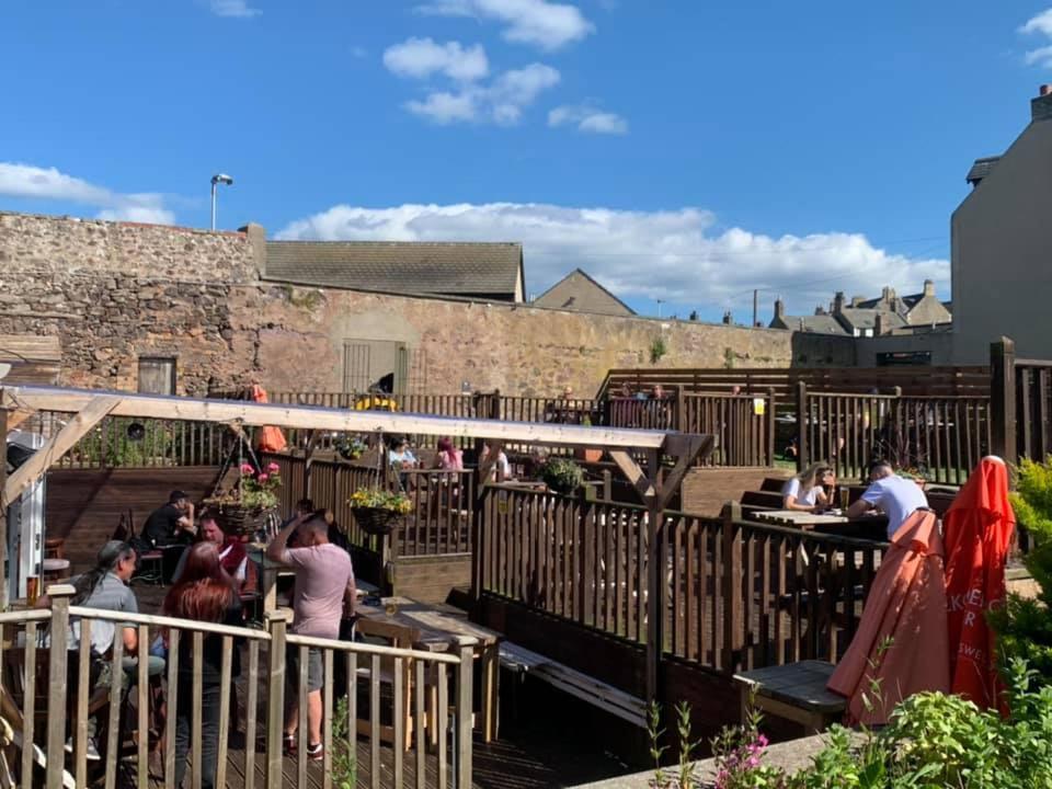 Cutty Sark Inn Eyemouth Extérieur photo